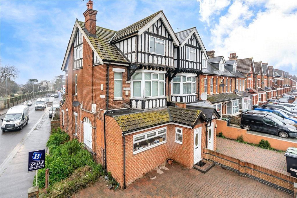 Property photo 1 of 18 Front