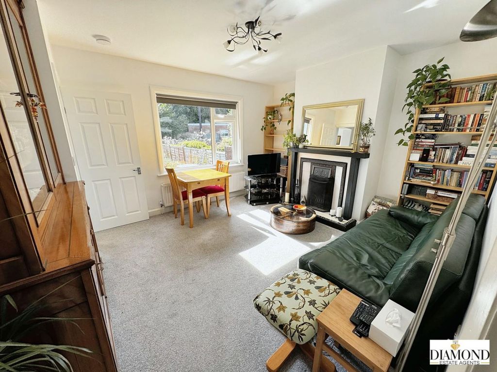 Property photo 2 of 18 Sitting Room