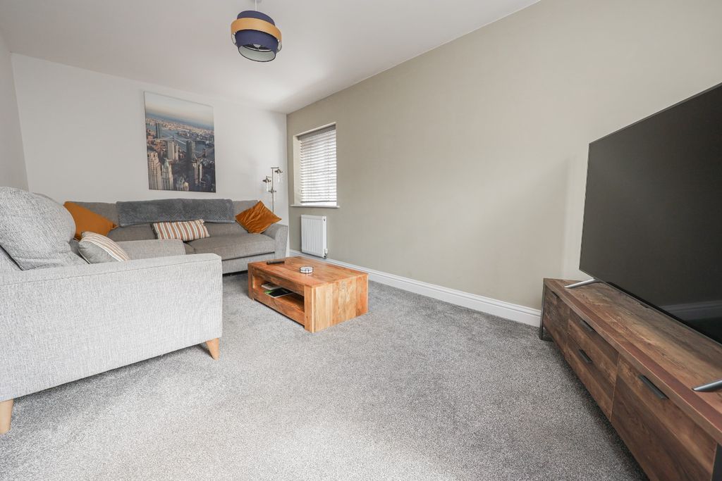 Property photo 3 of 21 5125792