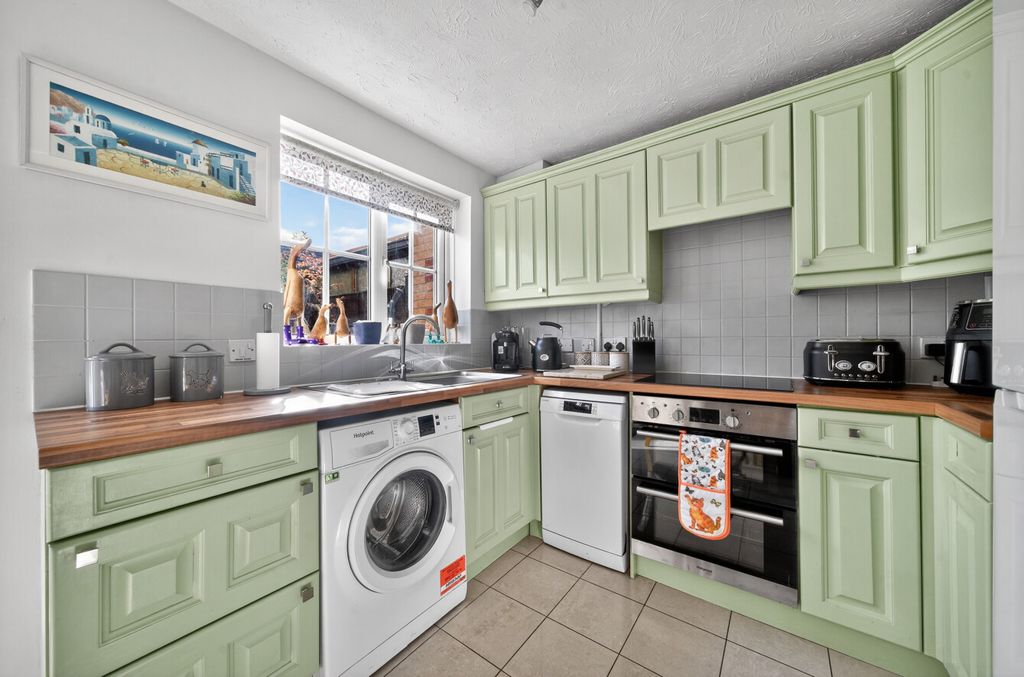 Property photo 3 of 18 1436082-15-69c55c512Bdbd