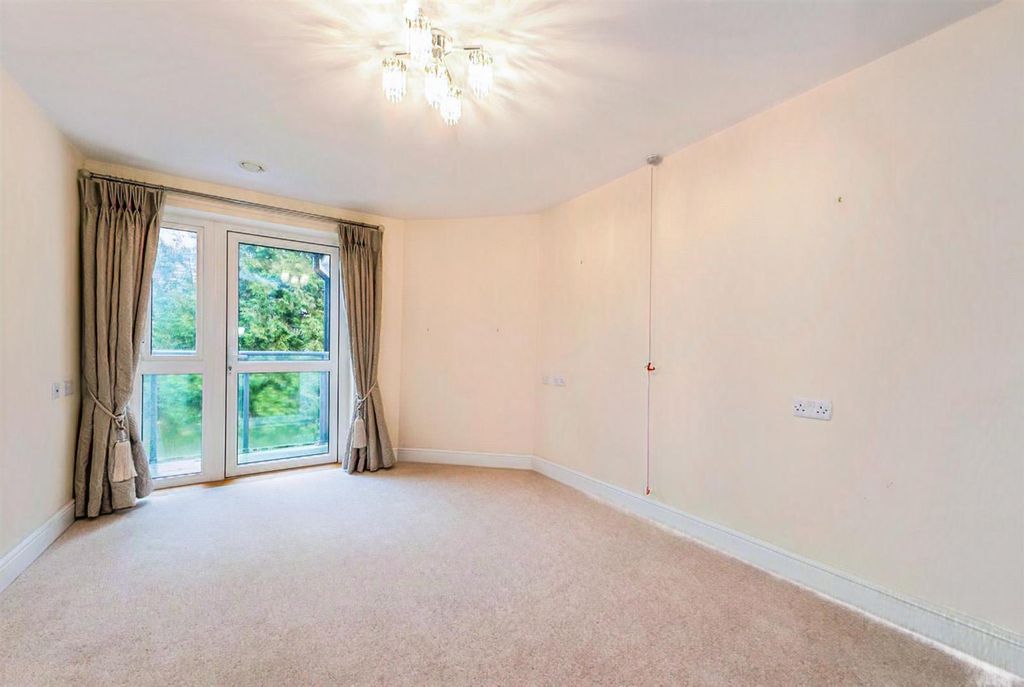 Property photo 3 of 20 98B0d91A-17Bf-4770-Bb74-1685159d1Fe3.Jpg