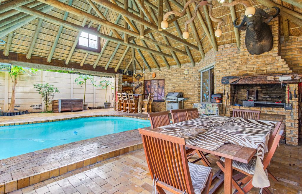 Property photo 1 of 27 1Bc1738429