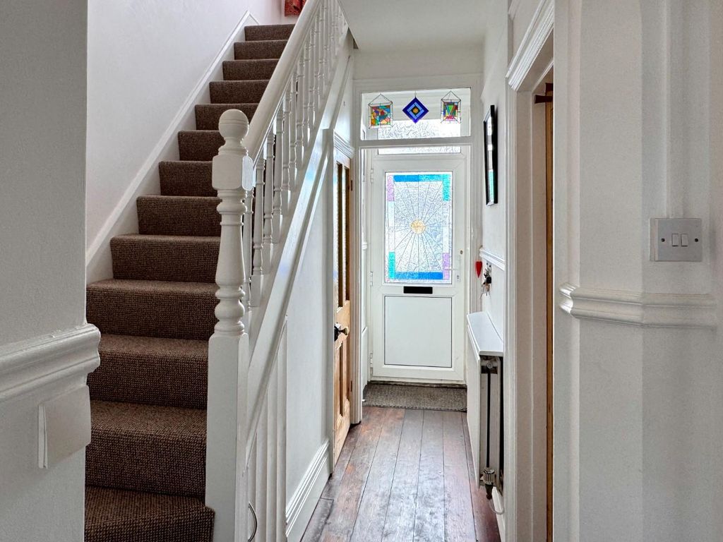 Property photo 2 of 25 Hallway