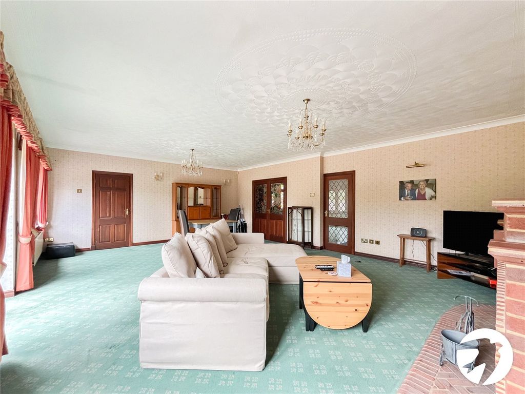 Property photo 2 of 25 Picture No. 20