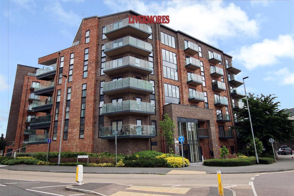 Property photo 1 of 16 80 Milld.Jpg