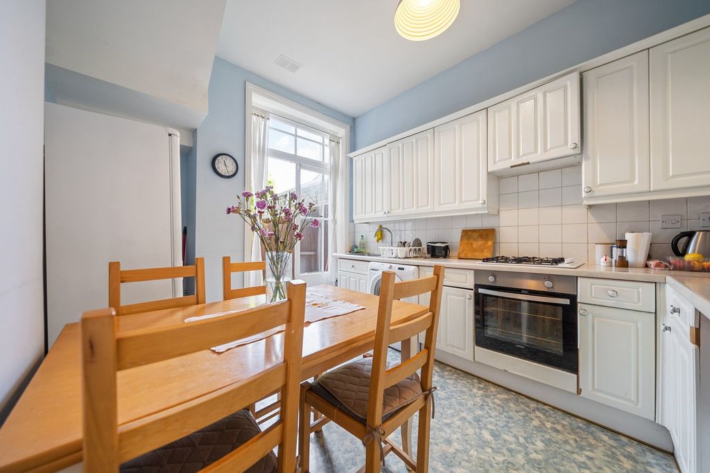 Property photo 3 of 5