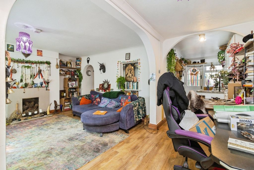 Property photo 2 of 13 Pbox-Img.Jpg