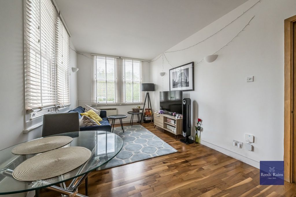 Property photo 1 of 11 Reception Room