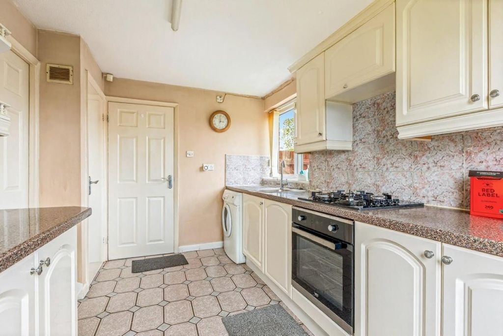 Property photo 3 of 25