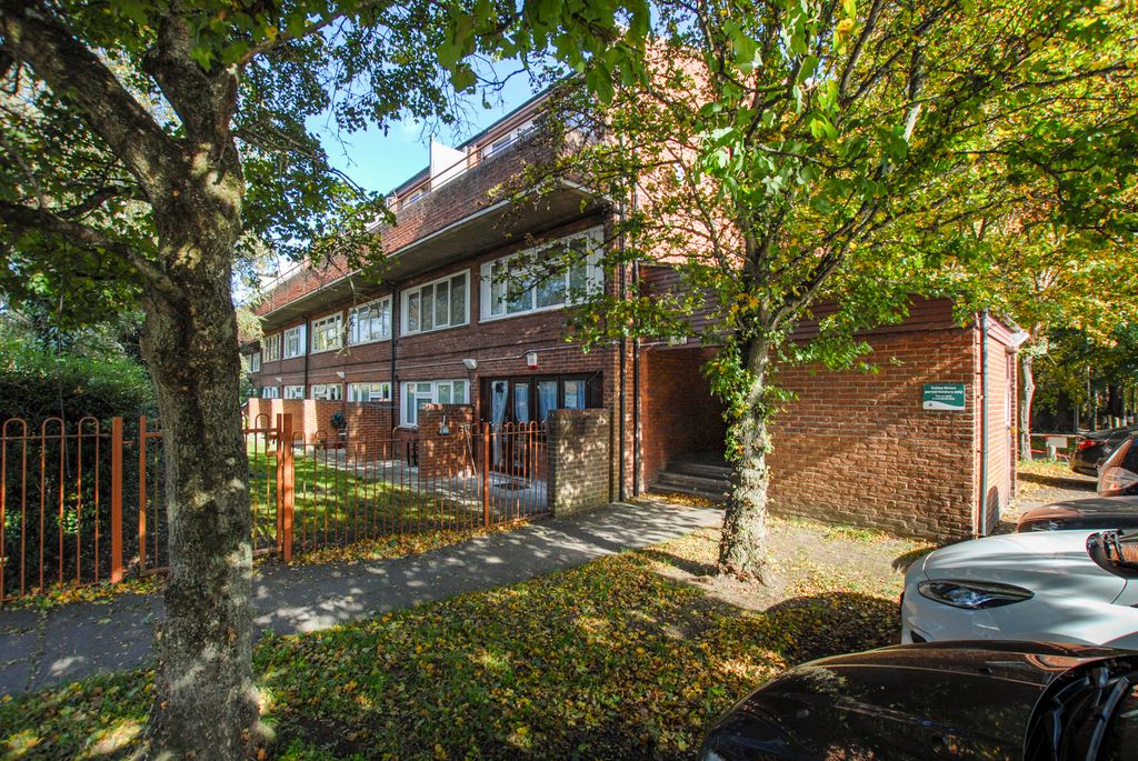Property photo 1 of 8