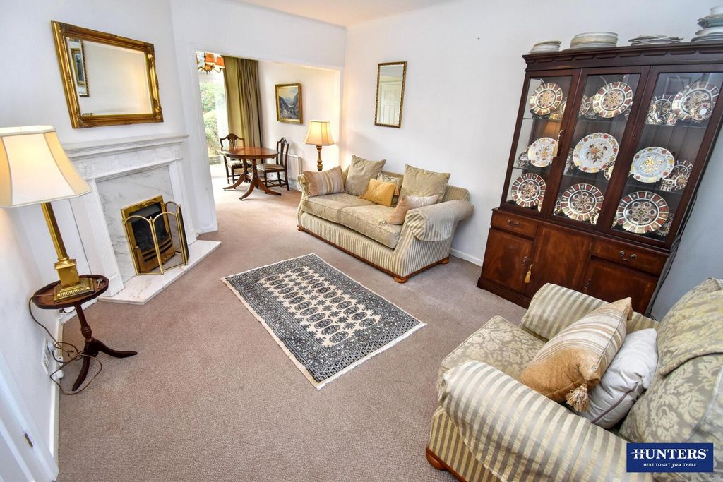 Property photo 2 of 16 Living Room