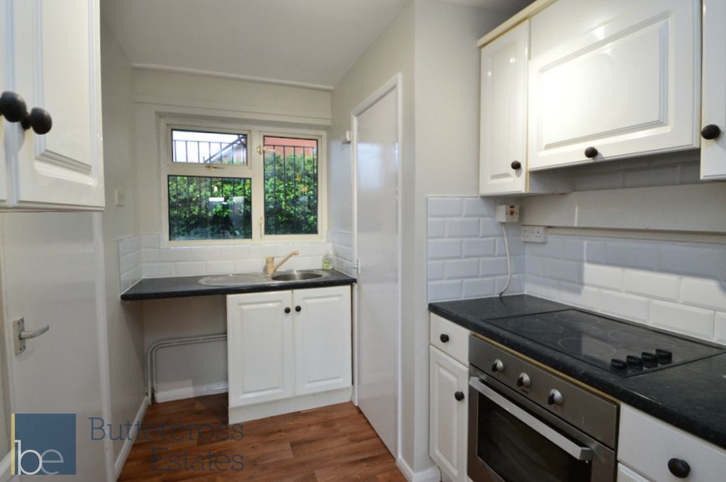 Property photo 1 of 8 Kitchen