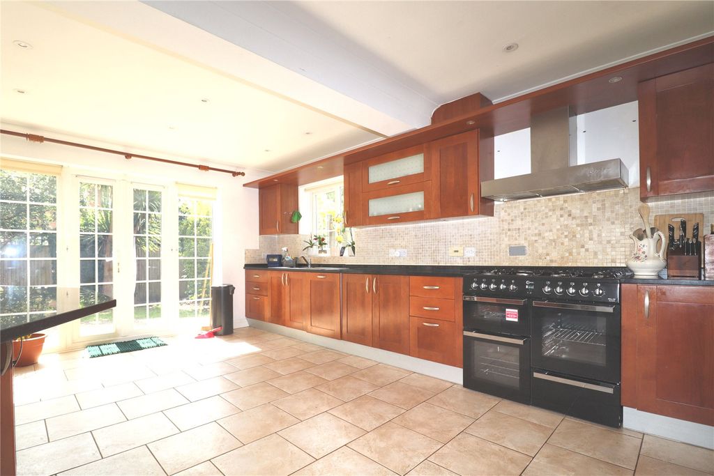 Property photo 2 of 21 Picture No. 09