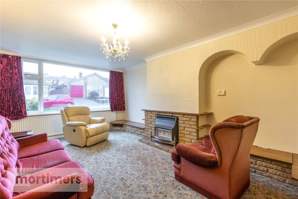 Property photo 3 of 20 Living Room