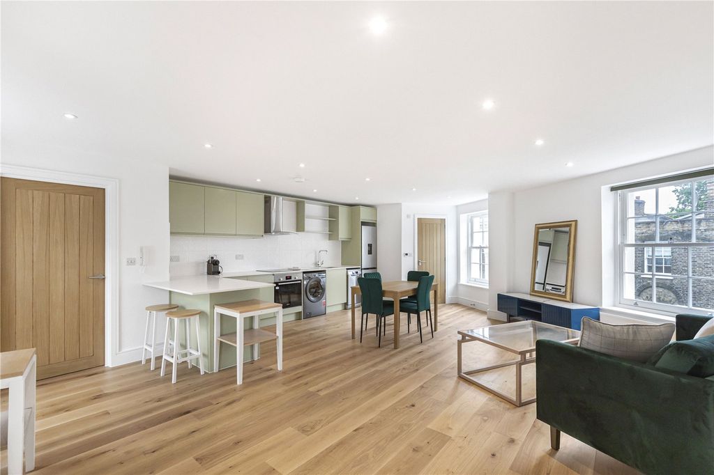 Property photo 1 of 13 Reception/Kitchen