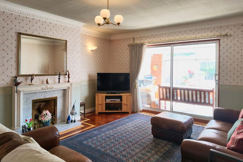Property photo 3 of 42 Sitting Room