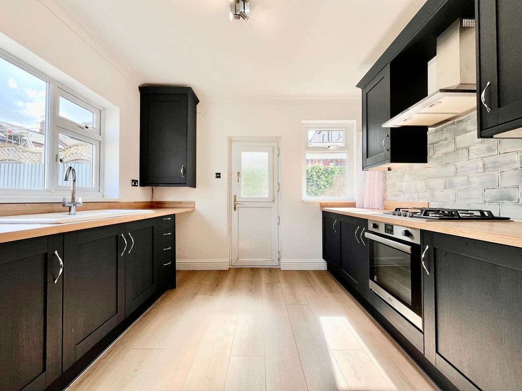 Property photo 1 of 35