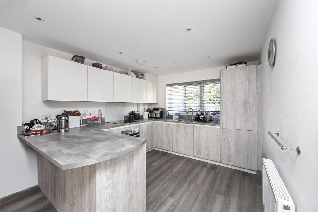 Property photo 3 of 12 Kitchen