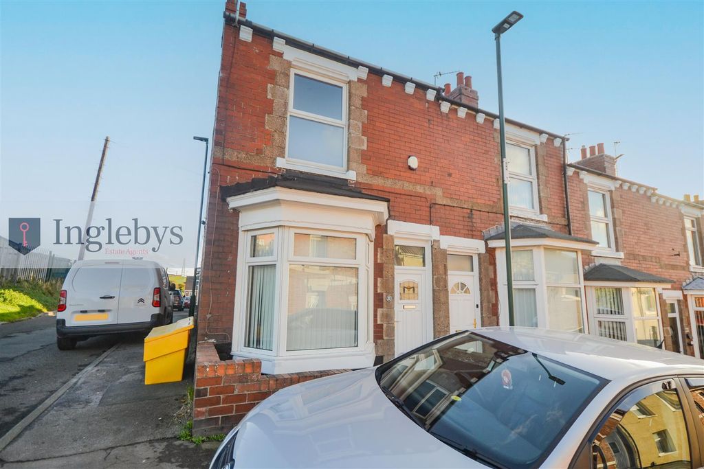 Property photo 1 of 9