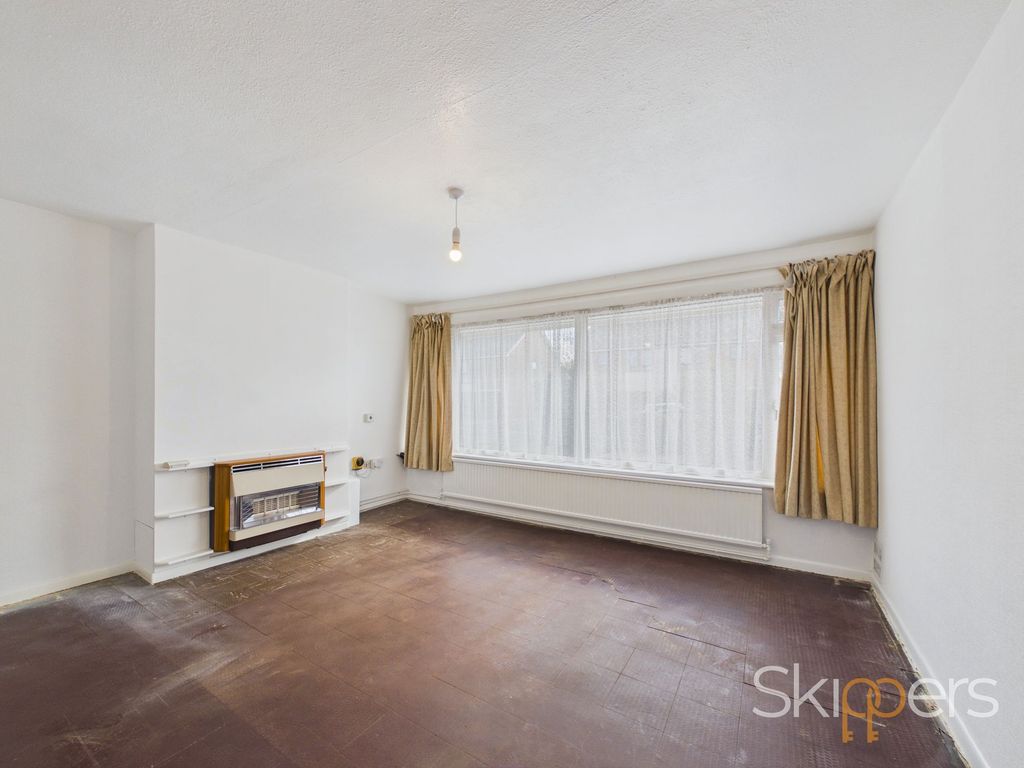 Property photo 2 of 26