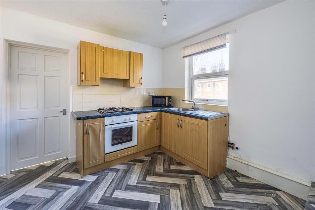 Property photo 1 of 9 Photo 0