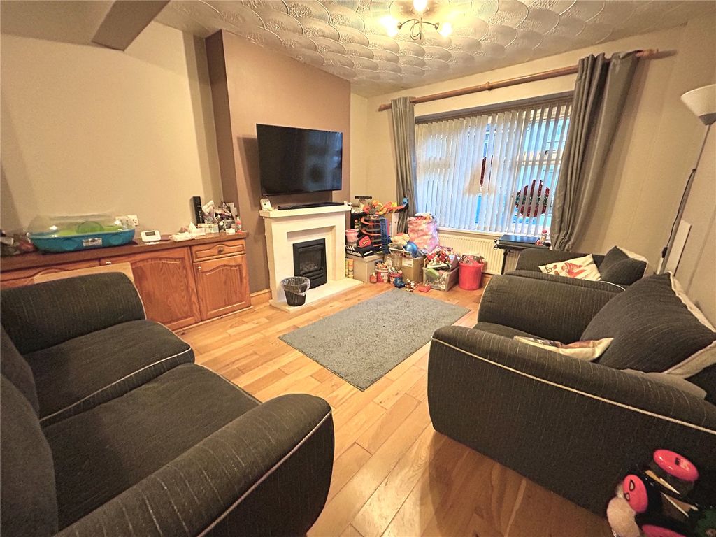 Property photo 2 of 16 Picture No. 20