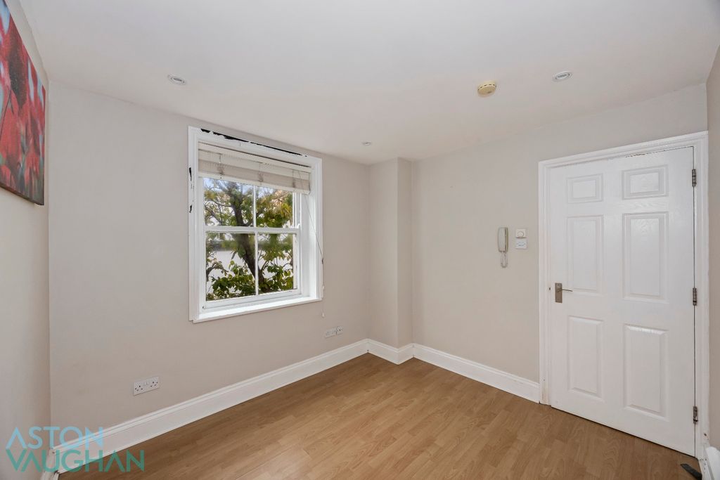 Property photo 3 of 11 4621732