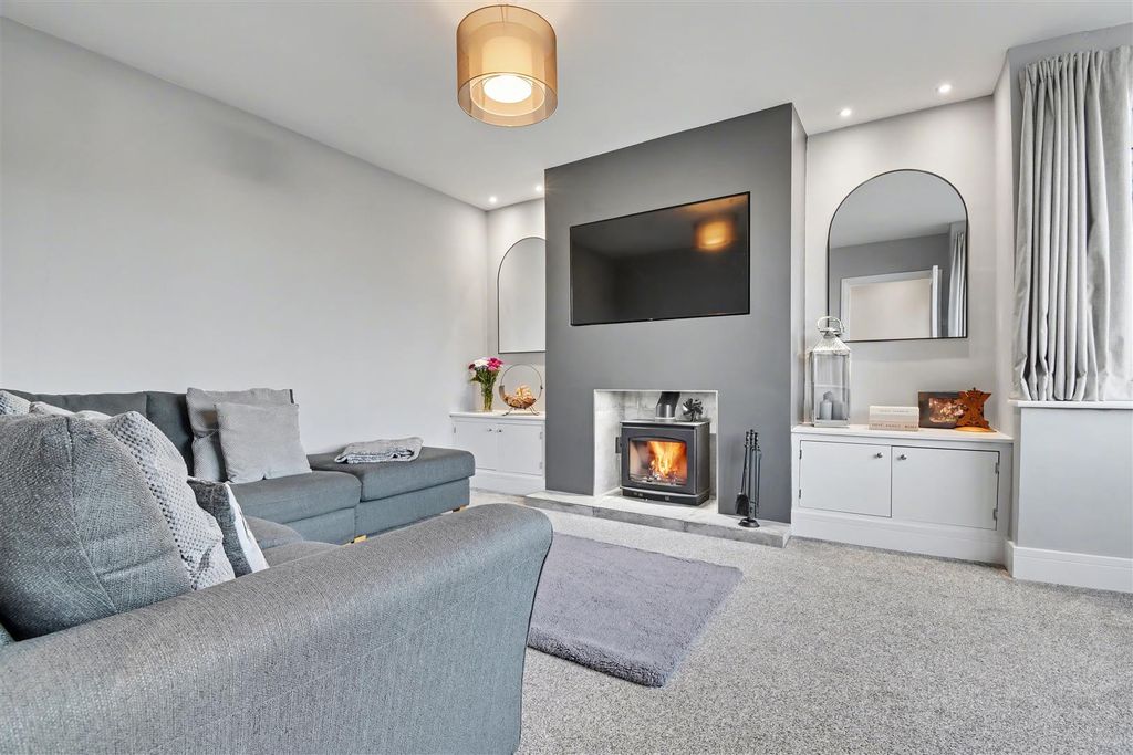 Property photo 3 of 22 Living Room