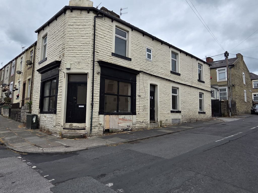 Property photo 1 of 27 110 Springfield Road, Burnley, Bb11 3Ld