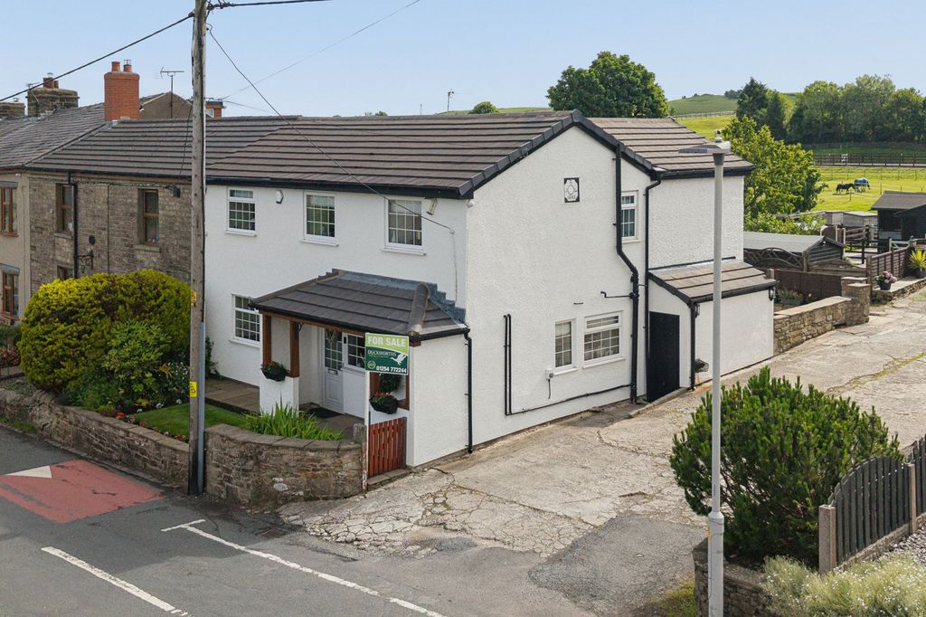 Property photo 1 of 77