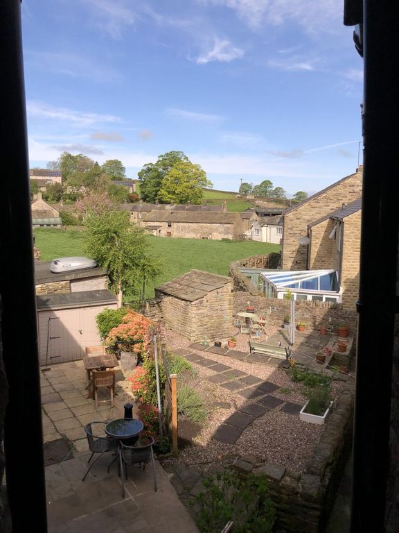 Property photo 2 of 9