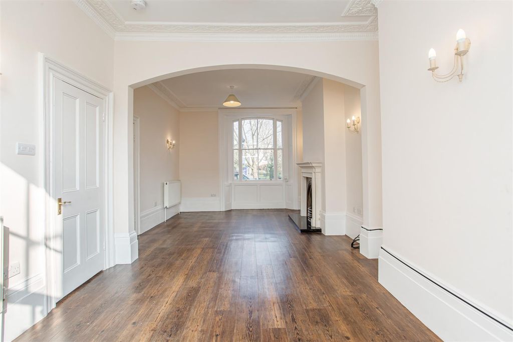 Property photo 2 of 19 Reception (Ground Floor)