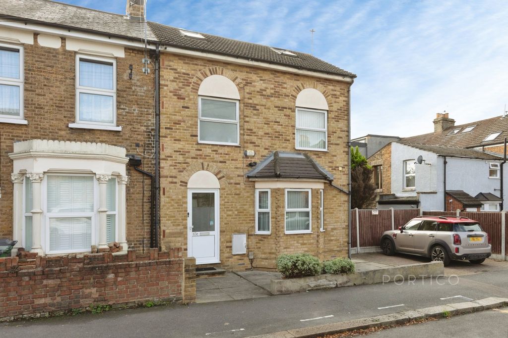 Property photo 1 of 19 Pbox-Img.Jpg