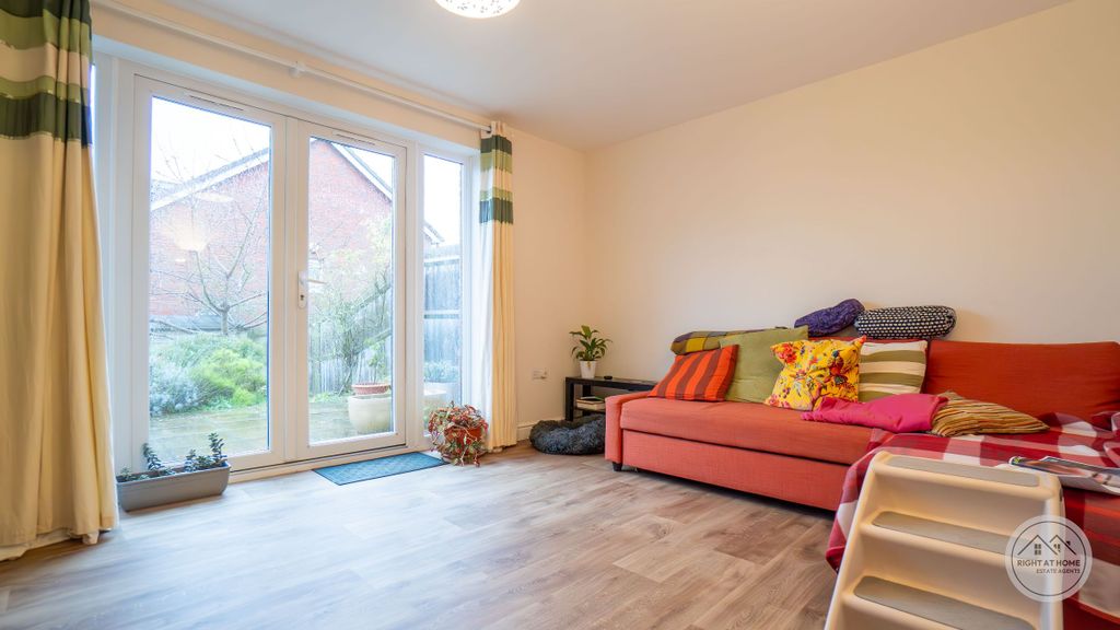 Property photo 2 of 17