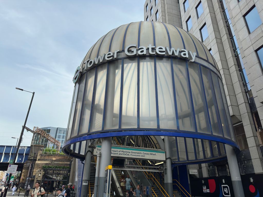 Property photo 2 of 21