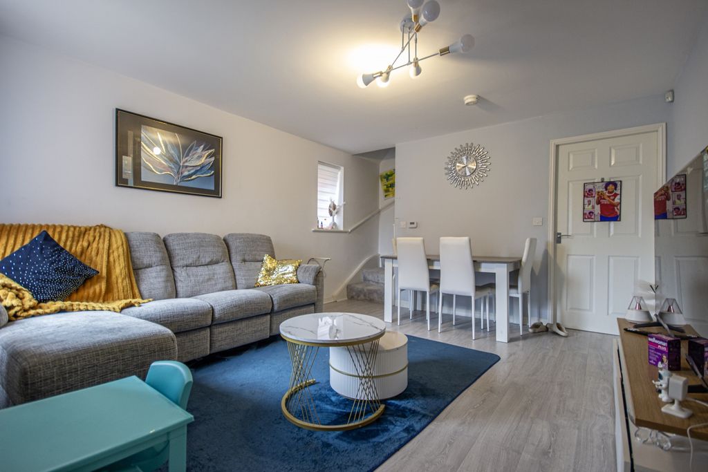 Property photo 2 of 10 2