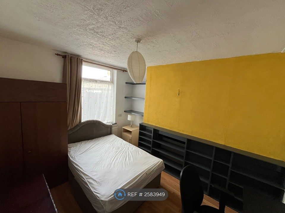 Property photo 2 of 12