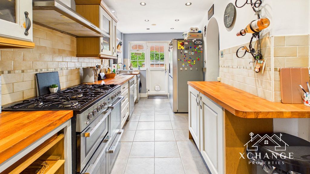 Property photo 2 of 26