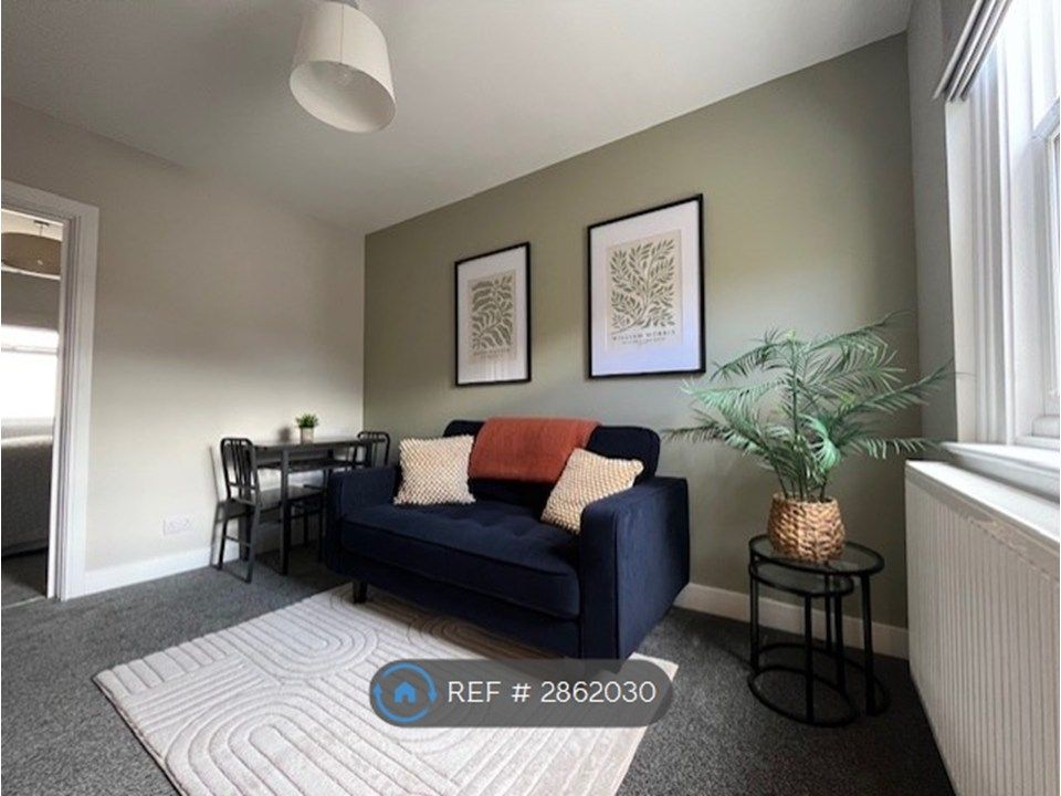 Property photo 2 of 17 Lounge