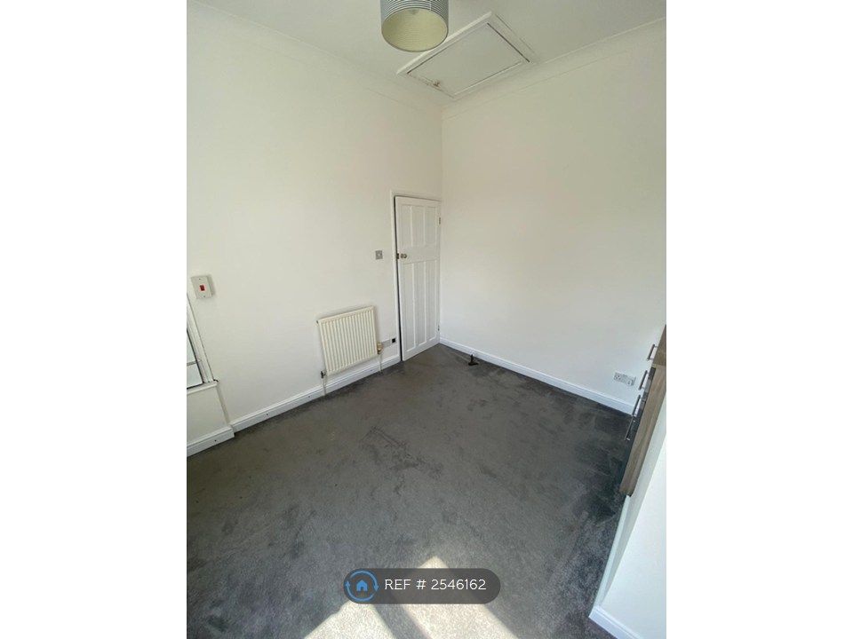 Property photo 2 of 27