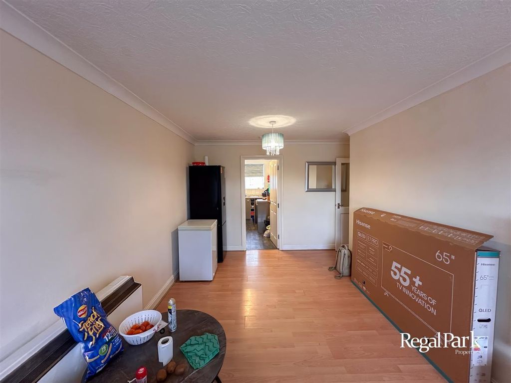 Property photo 3 of 14 Lounge/Dining Room