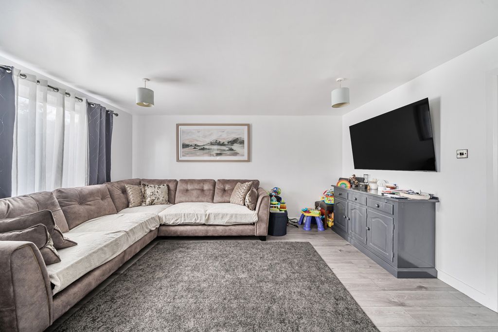 Property photo 3 of 20 1364346-9-68E691E...