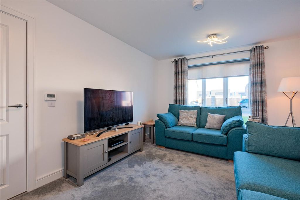 Property photo 3 of 24