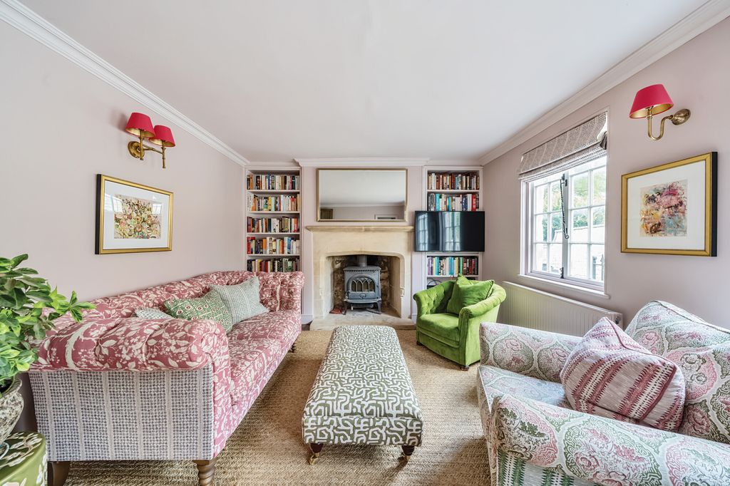 Property photo 3 of 22 Sitting Area