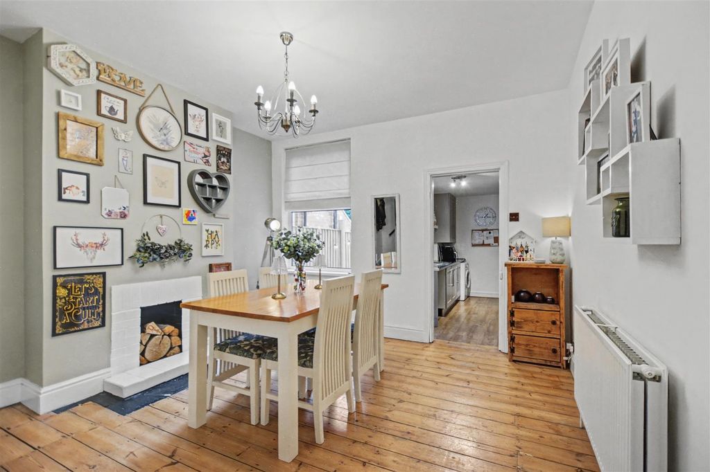 Property photo 3 of 23 Dining Room_2.Jpeg