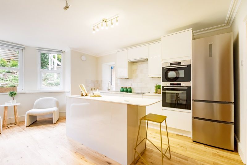 Property photo 3 of 18 Kitchen