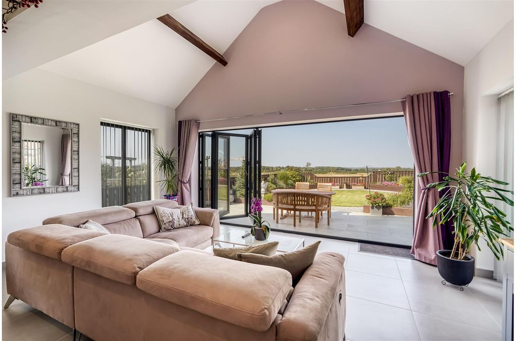 Property photo 2 of 33 Dsc03704.Jpg