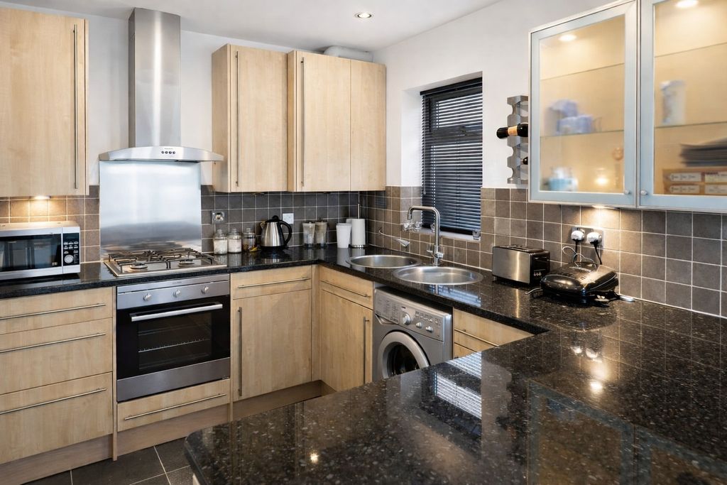 Property photo 3 of 5