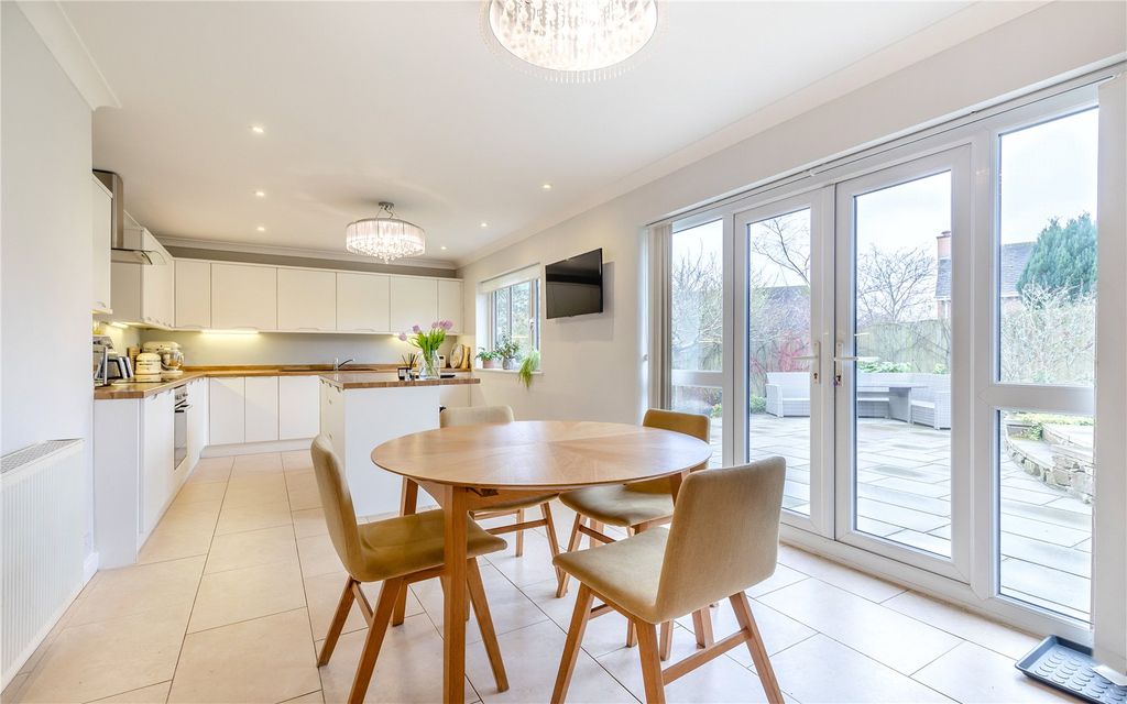 Property photo 2 of 17 Kitchen/Diner