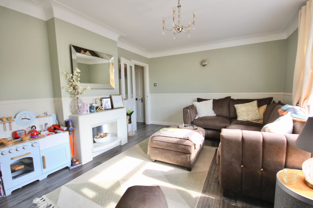 Property photo 3 of 20